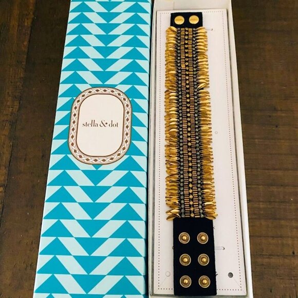 💜 Stella & Dot Pegasus Gold Statement Cuff Bracelet NIB - Picture 8 of 8